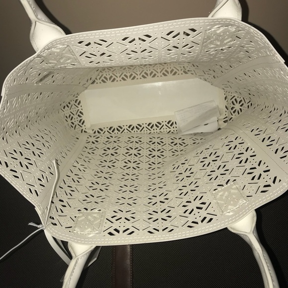 Sold🙃😃💰💰Tory Burch tote bag - Picture 3 of 4